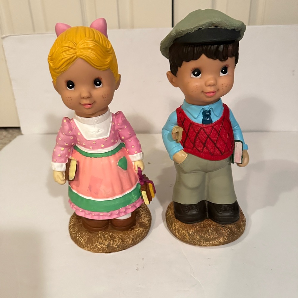 Vintage Art Line Boy and Girl Outdoor Garden Decor
